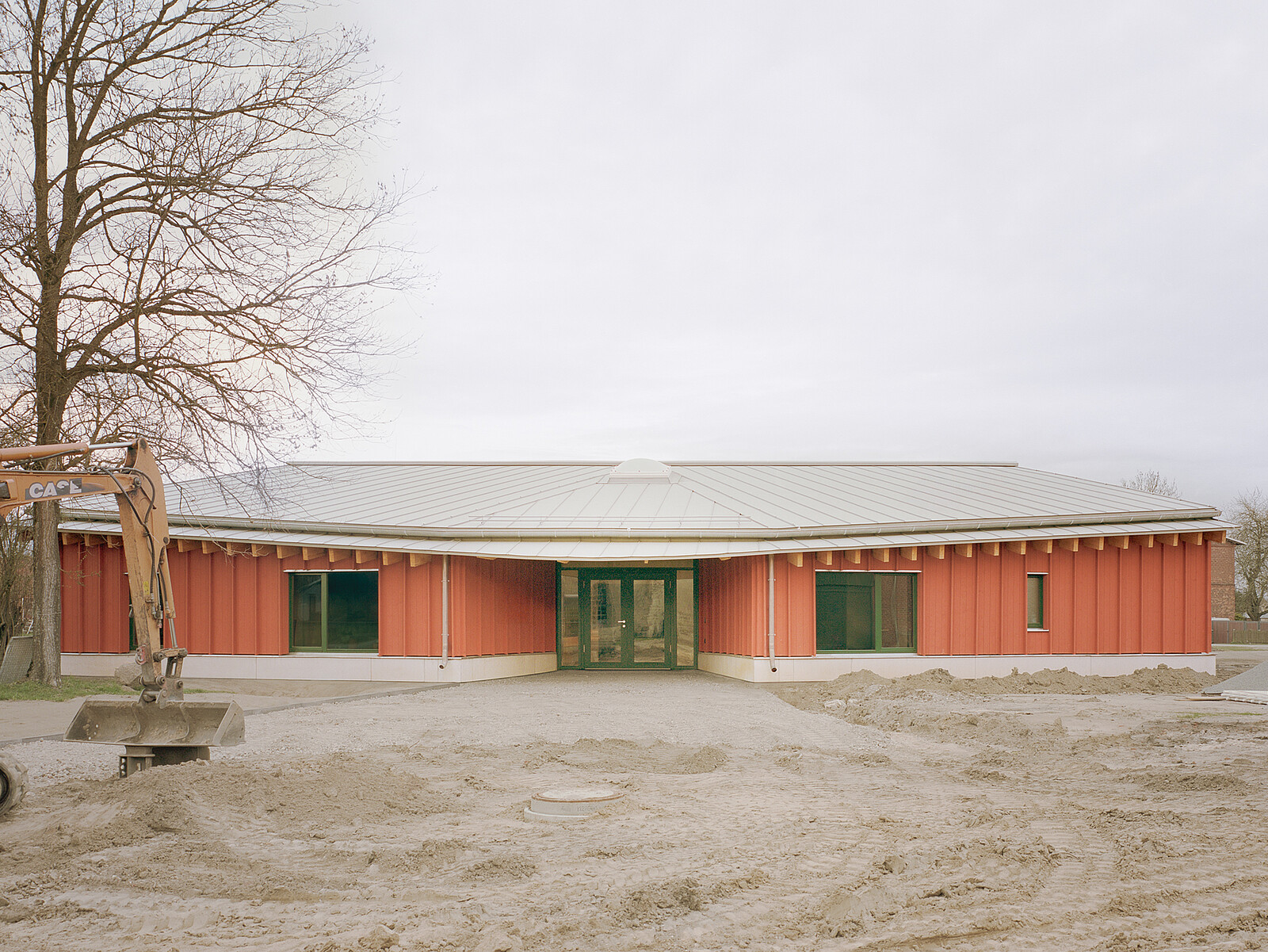 Eingangsbereich des Bürgerhauses    © Simon Menges & Nino Tugushi