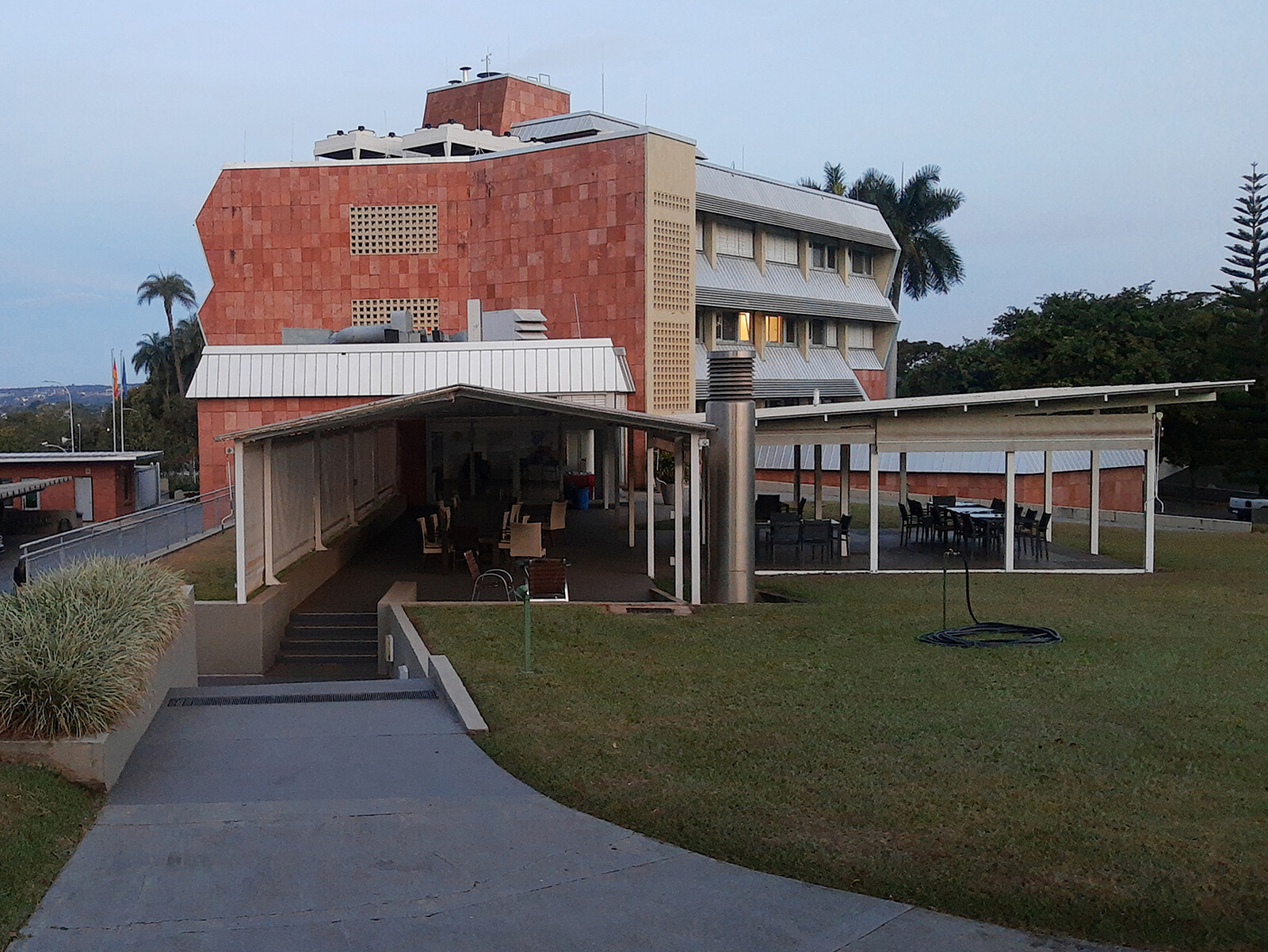 Deutsche Botschaft Brasilia, Fotografie: ©Gerd Dochan / EiSat GmbH