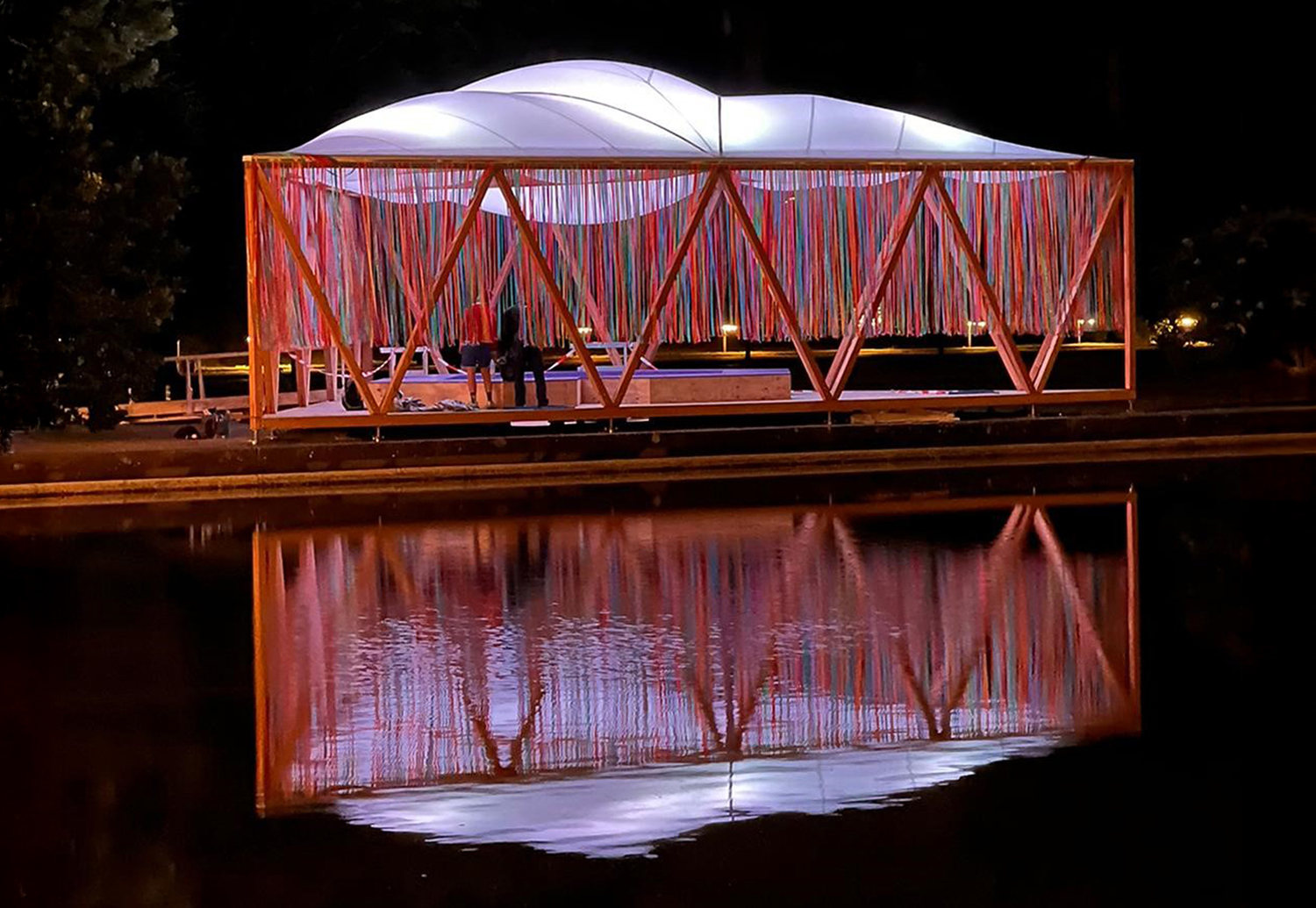 Pavillon am Haus der Kulturen der Welt<br />
© Christoph Mayer / raumlabor